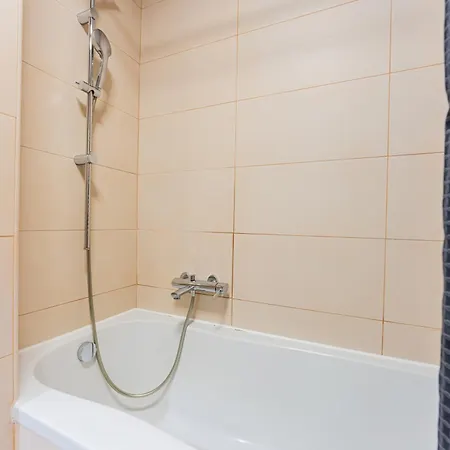 Flexible Selfcheckins 111 - - Parking - 2 Bedrooms - Loggia Apartment