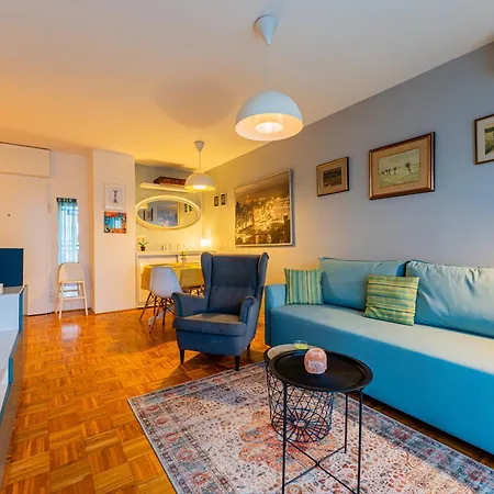 Flexible Selfcheckins 111 - - Parking - 2 Bedrooms - Loggia * Zagreb