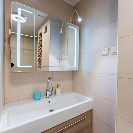 Flexible Selfcheckins 111 - - Parking - 2 Bedrooms - Loggia Apartment