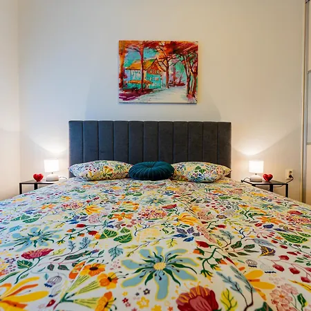 Flexible Selfcheckins 111 - - Parking - 2 Bedrooms - Loggia Apartment *