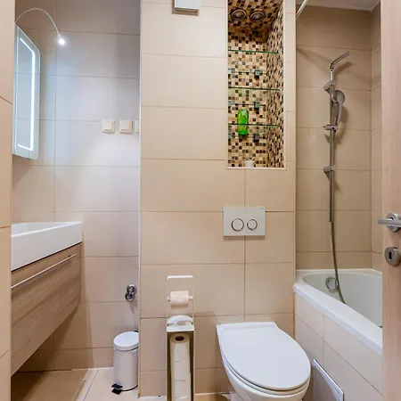Flexible Selfcheckins 111 - - Parking - 2 Bedrooms - Loggia *