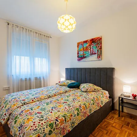 Apartment Flexible Selfcheckins 111 - - Parking - 2 Bedrooms - Loggia *